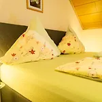 Und Gaestezimmer Reis-kohl * Mehring (Rhineland-Palatinate)