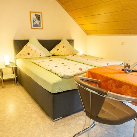 Und Gaestezimmer Reis-kohl Mehring (Rhineland-Palatinate)
