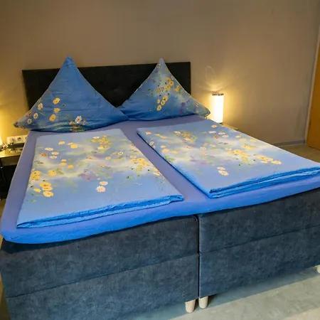 Appartement Und Gaestezimmer Reis-kohl Mehring (Rhineland-Palatinate)