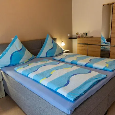 Und Gaestezimmer Reis-kohl * Mehring (Rhineland-Palatinate)