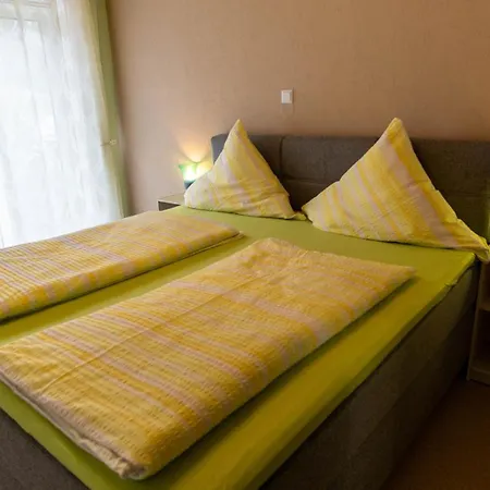 Und Gaestezimmer Reis-kohl Mehring (Rhineland-Palatinate)