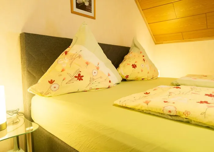 Und Gaestezimmer Reis-kohl * Mehring (Rhineland-Palatinate)