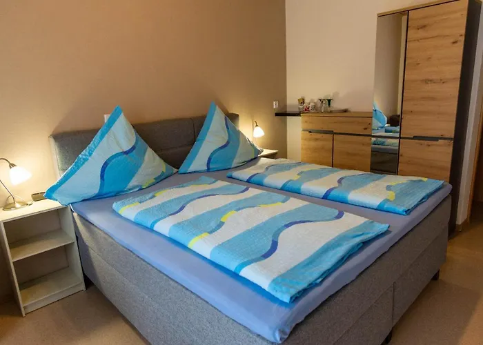 Und Gaestezimmer Reis-kohl * Mehring (Rhineland-Palatinate)